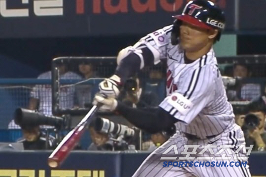 The coach was sent off due to a misjudgment of the check swing If KBO is still cautious and incomplete in the introduction of video reading 
