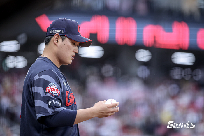 Curve  Slider Missing → 3G consecutive ball control difficulties...The head coach warned Na Kyun-an 
