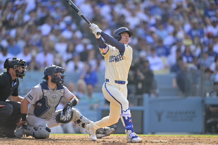 Don't just praise me like that. Write it! Kim Hye-sung's walk → home run → hit → hit → double, why is defense so brilliant