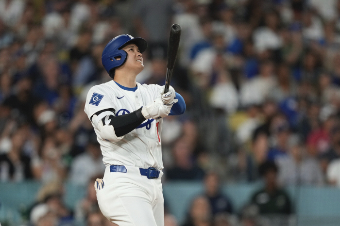 The greatest catcher of all time! I thought Ohtani was the only one who hit two home runs, but on the same day, the 2021 cannon exploded and the first car chase continued