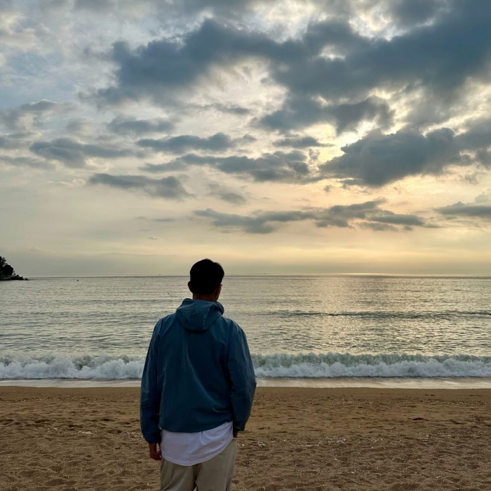 Hyeri's younger brother, Choi Sung-won, 2 years after recovering from leukemia...Breaking the silence and returning to SNS
