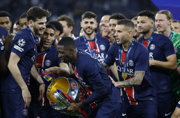 Kangin, you really don't know your life! 270 billion worst muktu → Booked Ballon d'Or before Mbappe, stands tall as the first contributor to PSG's first treble