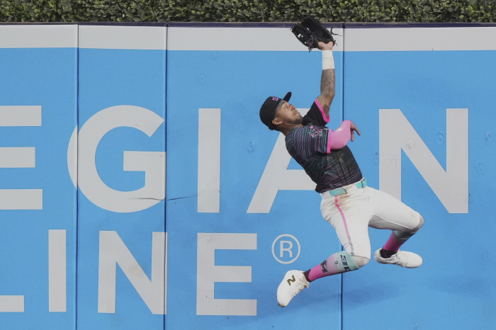 Multi-hit  steal were all good, but why is Lee Jung-hoo caught in a triple hit in the month? SF 01 MIA
