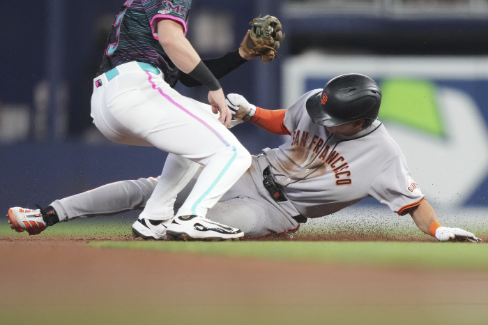 Multi-hit  steal were all good, but why is Lee Jung-hoo caught in a triple hit in the month? SF 01 MIA