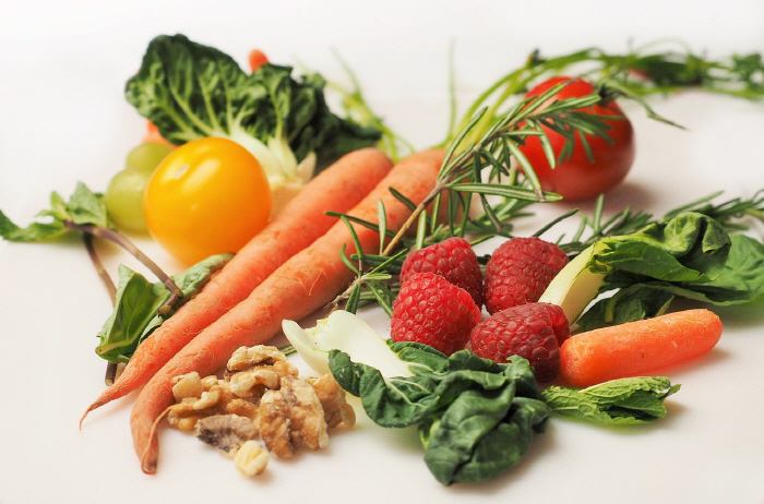 Healthy eating habits are also non-electron...Father's children, who had high adolescent diet quality, also ate good food