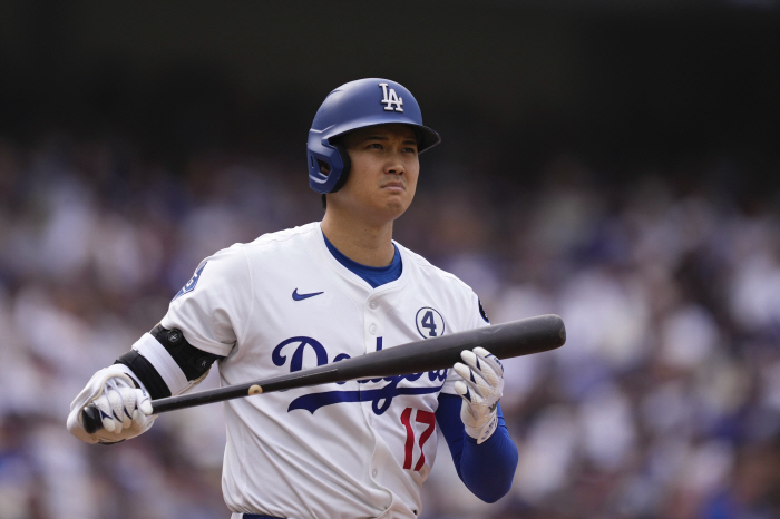 Kim Hye-sung, who stole a home run from a left-handed pitcher, is Rojas, who is weak in left-handed pitchers, convincing in starting platoon?