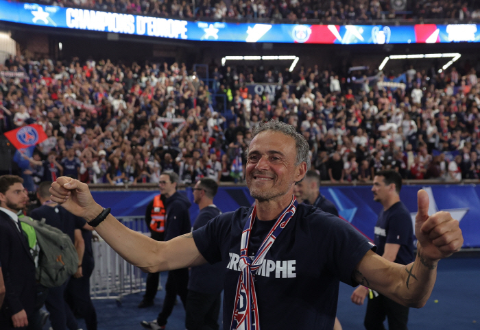 L'Equipe, who is famous for scoring ratings, also gave 10 out of 10 points. The star who led PSG to its first Championship in 55 years ★ 2