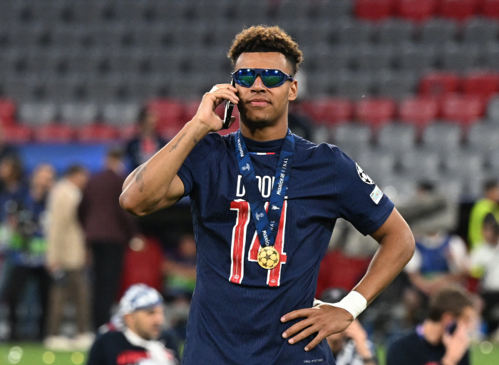 L'Equipe, who is famous for scoring ratings, also gave 10 out of 10 points. The star who led PSG to its first Championship in 55 years ★ 2