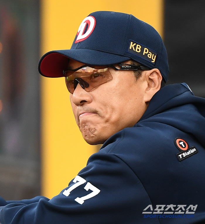  Doosan manager Lee Seung-yeop voluntarily resigns...Cho Sung-hwan's acting system