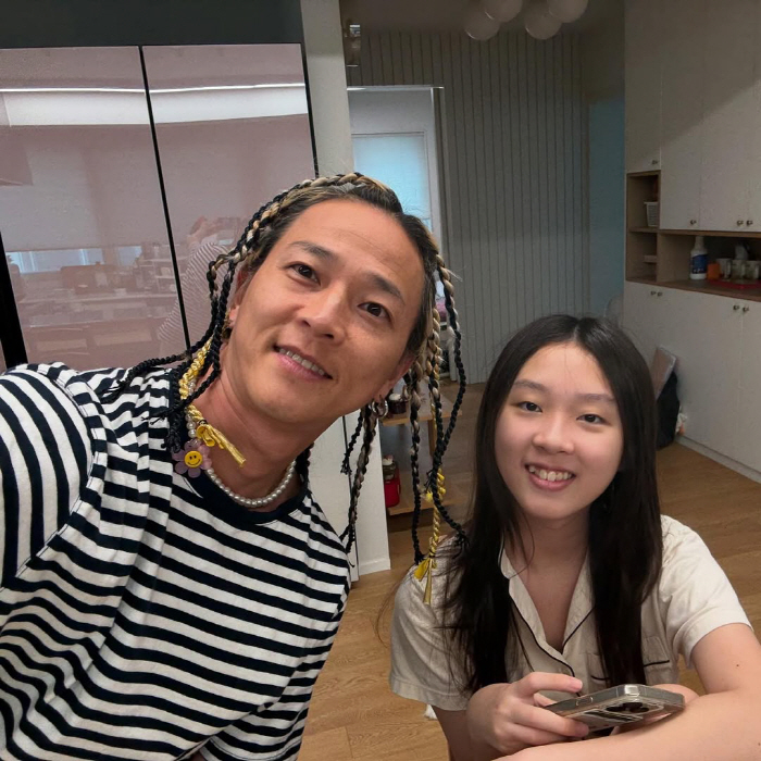 Poppin Hyun-jun ♥ Park Ae-ri's daughter, a model student who looks like she won the best student award at an international school of 25 million won in tuition