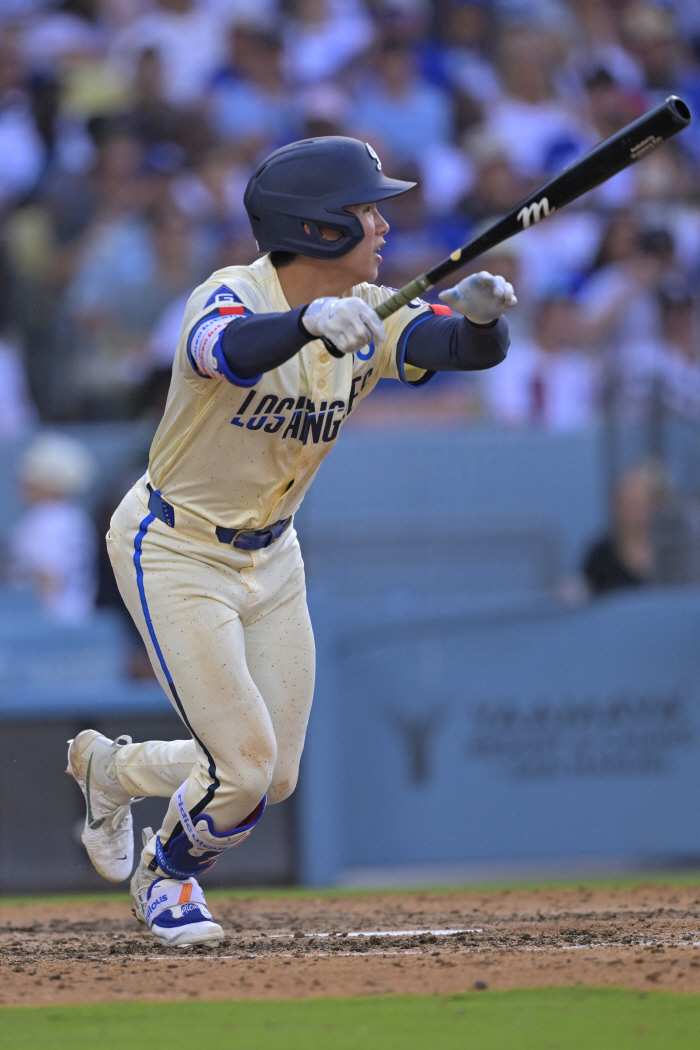 Where is it easy to get on base 5? Kim Hye-sung is the only one who did that twice, but Roberts took out of the lineup