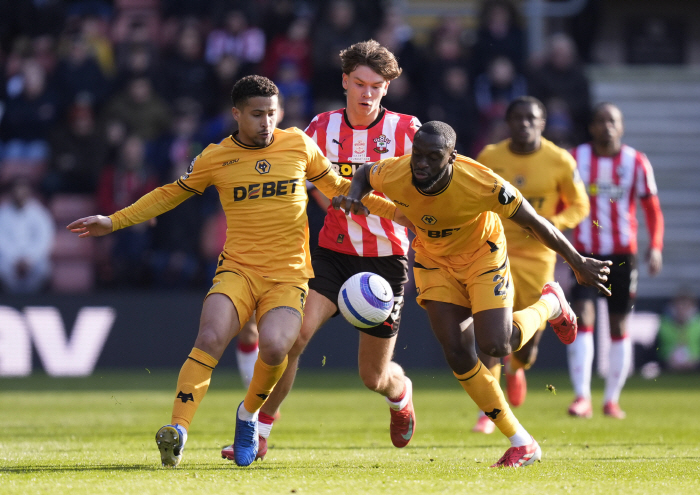 Yang Min-hyuk, the No. 1 QPR uniform sales player, really doesn't care. Tottenham is bringing in a special EPL talent born in 2006. → I want to recruit him for 80 billion won