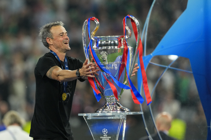 Enrique to win the Champions with Kangin was right in the end...The law of minimum information that no athlete dozes off