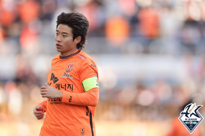  Ahn Hyun-beom, who lost ground in the Poye regime, leases to Suwon FC in a surprise move