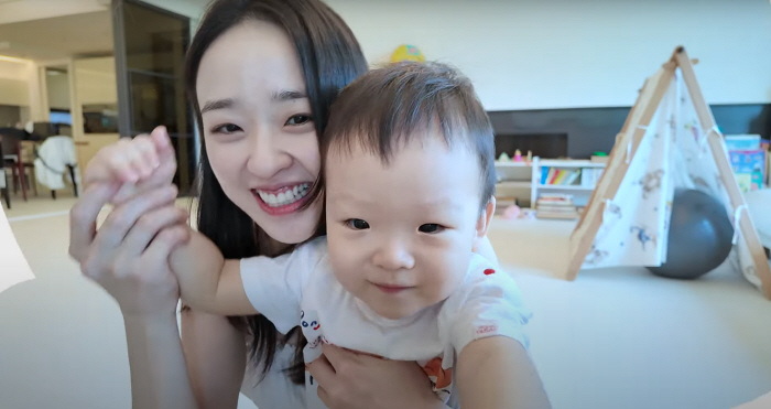 Financier ♥ Son Yeon-jae reveals his 1-year-old son for the first time..I can't say it, but I'm showing it off because it's cute