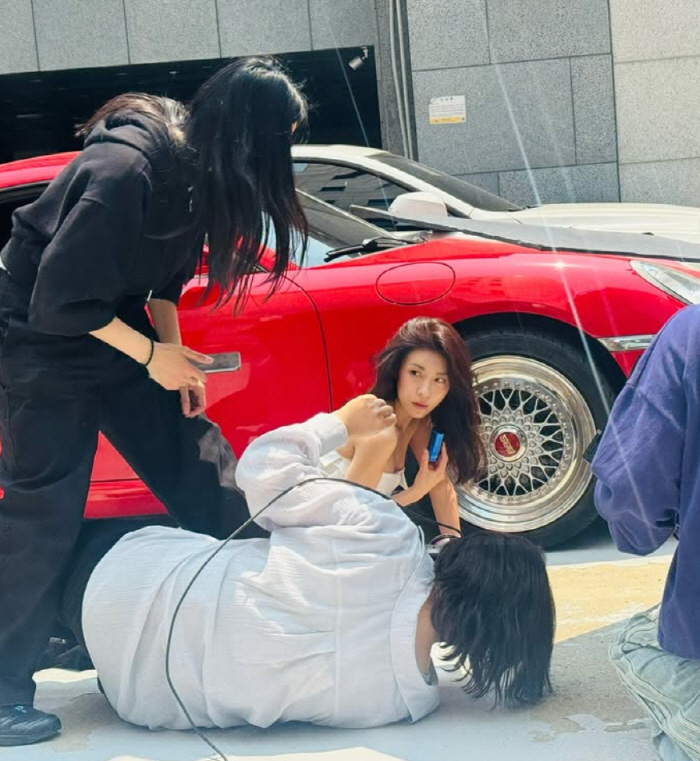 Ha Ji-won is 47 years old, even if she's 27 years old, she can't believe it..It's no different from the photoshoot