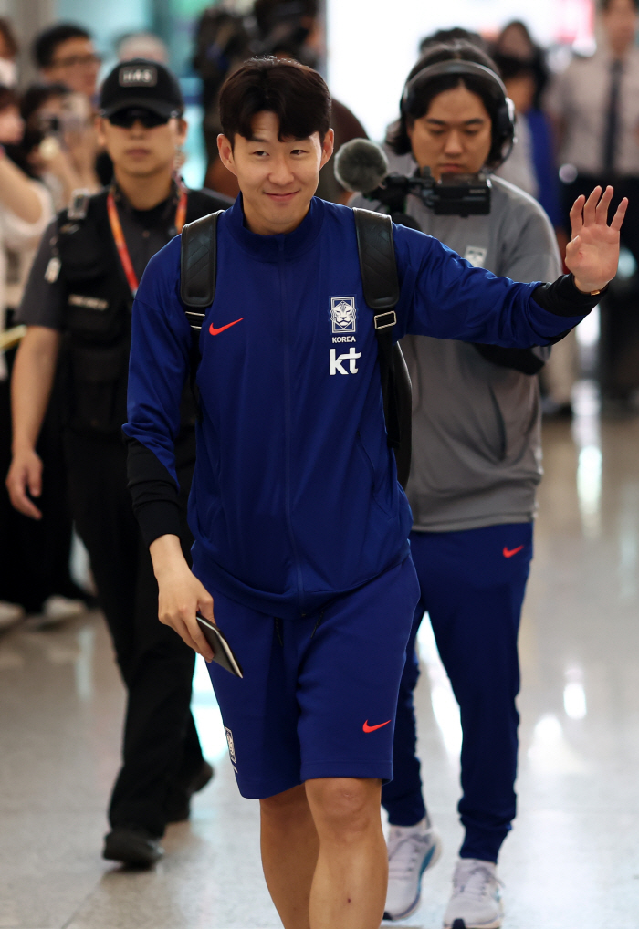 The hell expedition is actually 44 degrees Celsius → bulletproof bus → police escort even at 5 p.m…Lee Kang-in joins today, and the first full group training on the 4th