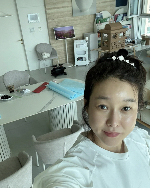 Hyun-young is serious about educating 1.2 billion international schools...Songdo mom who also prepares event props herself