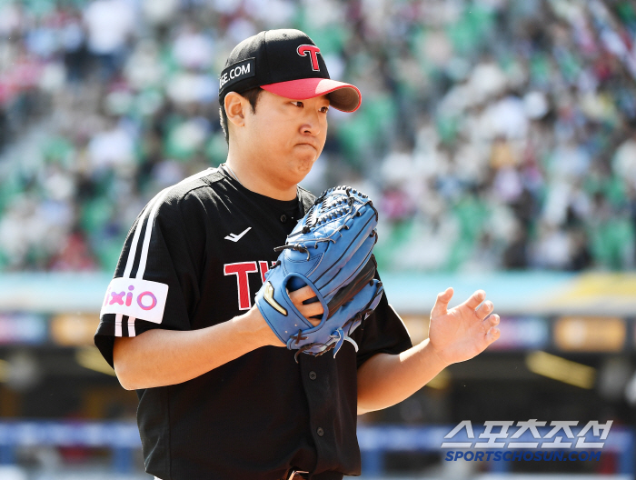 I can't believe it. He scored 16 points two days ago and hit the batter 13 times in a row. No hit in 6 innings → 1 hit and no run in 6 innings. Also, LG's hit product tied to NC is about to win 6 games 