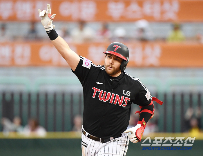 Incredible Seung-gi won six scoreless innings Kim Hyun-soo Austin three-run double gun LG escaped 150 and 3 consecutive losses with 18 hits