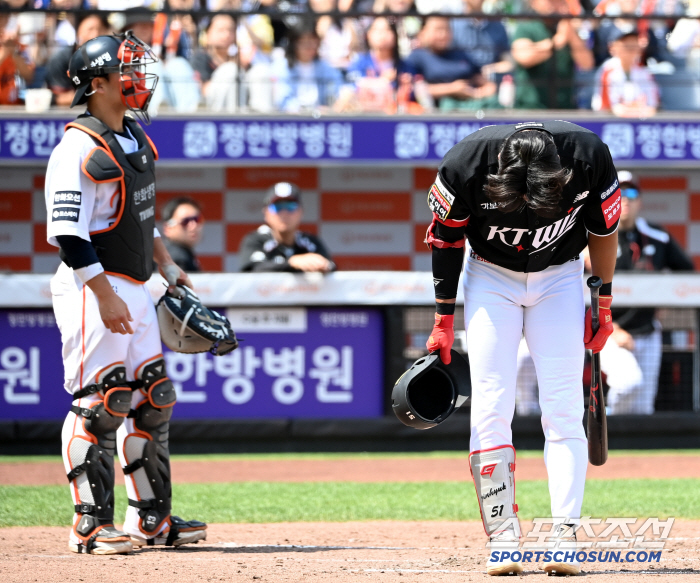 Jin-hyuk, welcome Jang Jin-hyuk, who ran to Ryu Hyun-jin's call, is the first time in Daejeon's new stadium