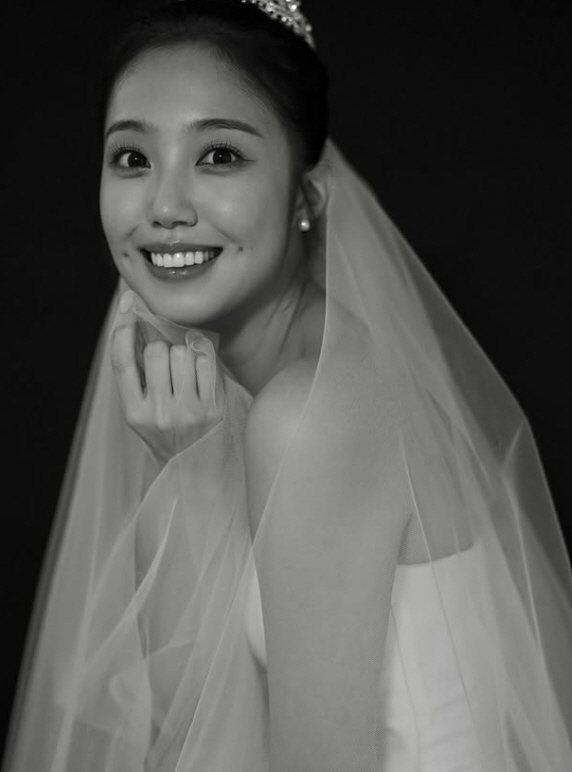 Lee Sang-ah, before the wedding on June 8th...I'm sorry I couldn't contact you. 
