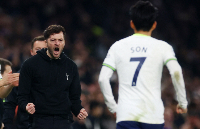  Heung-min is doing well. Only acting coach No. 2 → Mason, a one-year-old coach who was a friend, has been appointed as West Bromwich's thinking top...skull fracture → 7-year period of accompanying