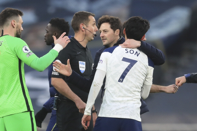  Heung-min is doing well. Only acting coach No. 2 → Mason, a one-year-old coach who was a friend, has been appointed as West Bromwich's thinking top...skull fracture → 7-year period of accompanying
