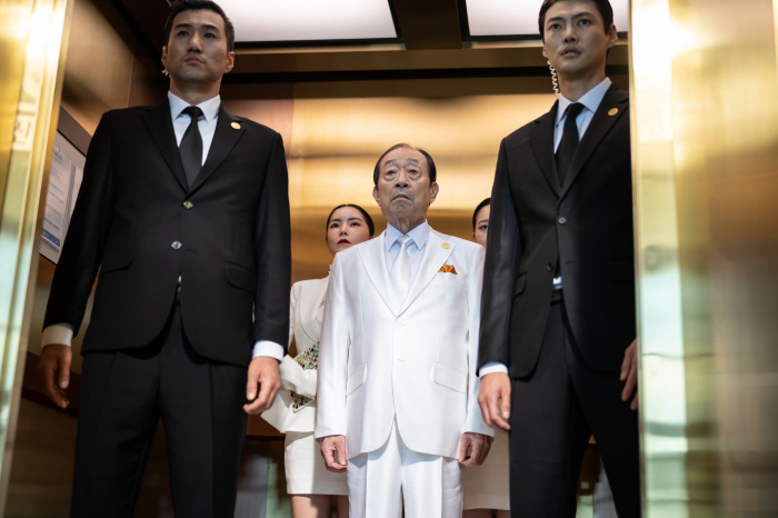 ‘Hi-Five’ Shows Shin Gu’s Timeless Energy and Passion for Acting