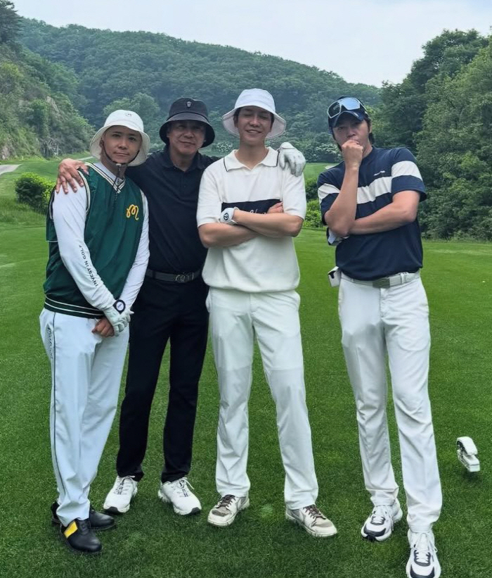 Son Ji-chang's Friendship Shot with Stars 'Lee Hong-ki's Introduction Meets Lee Seung-ki and Jang Geun-seok for the First Time'