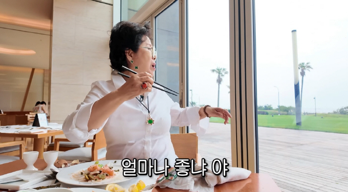 81-year-old Sunwoo Yong-yeo, a day trip to Jeju to eat breakfast buffet..It's relieving my stress