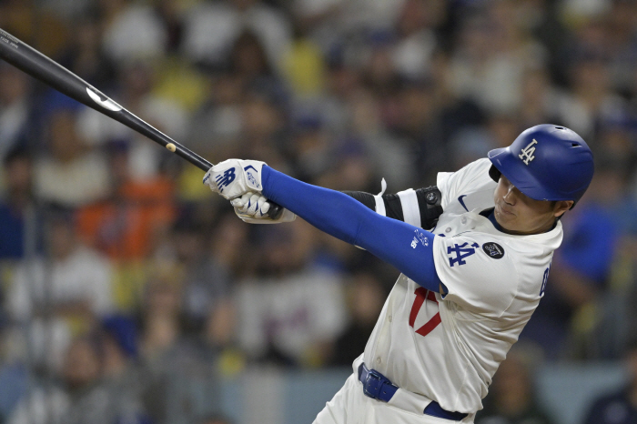 As expected, this year! In two months, the MVP of both leagues was completed, and Ohtani Jersey was selected as a player in May