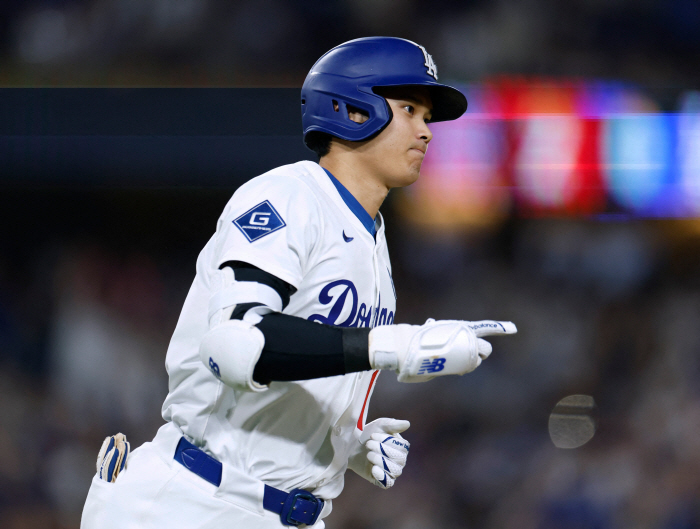 As expected, this year! In two months, the MVP of both leagues was completed, and Ohtani Jersey was selected as a player in May