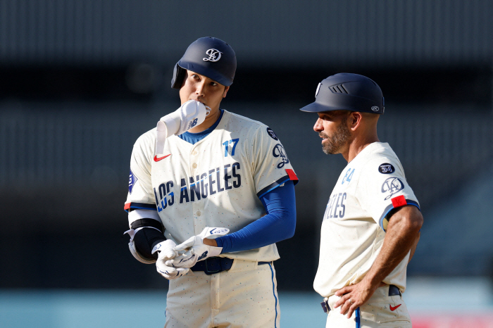 As expected, this year! In two months, the MVP of both leagues was completed, and Ohtani Jersey was selected as a player in May