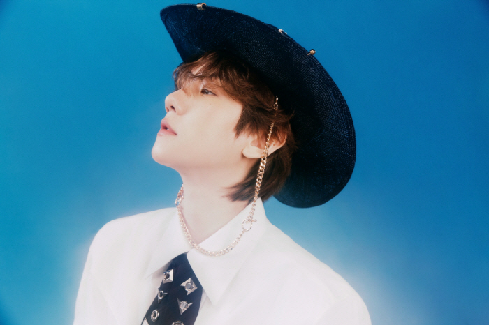 Baekhyun Charts on Billboard 200 with New Album ‘Essence of Reverie’