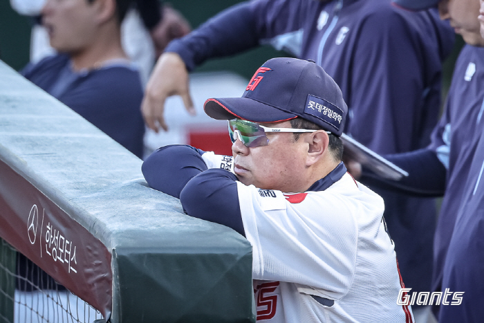 Captain Song Sung Moon! Explosive! 6 RBIs including 3 points in the final → Lee Hyung-jong's net shot  Park Soo-jong's first home run...Kiwoom and Lotte won 9 to 6 after 220 minutes of bloody battle 