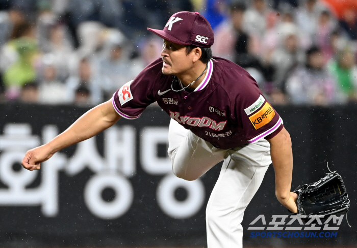 Captain Song Sung Moon! Explosive! 6 RBIs including 3 points in the final → Lee Hyung-jong's net shot  Park Soo-jong's first home run...Kiwoom and Lotte won 9 to 6 after 220 minutes of bloody battle 