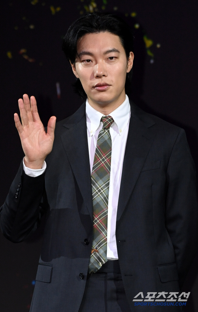 Ryu Junyeol Begins a New Chapter with UAA Following C-JeS Departure