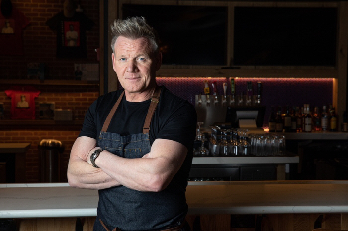  Gordon Ramsay, 'Sol Sol' is famous for appearing on entertainment shows...Visit Korea in time for the opening of the Busan store