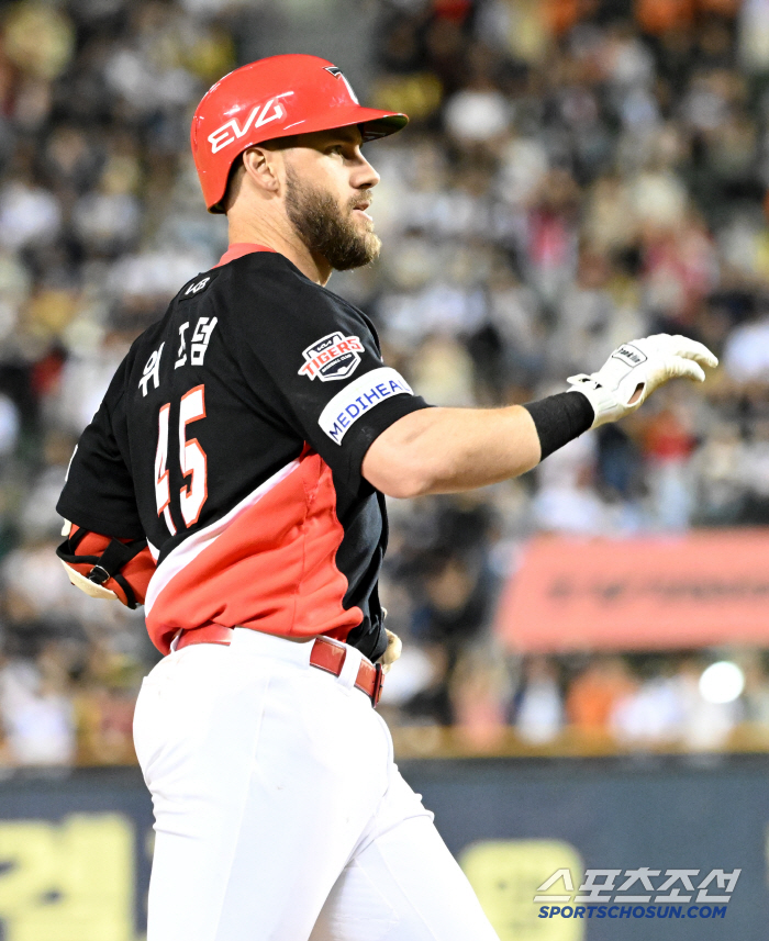 Finally, Wisdom  Choi Wonjun's two-run shot explodes! KIA's 3rd consecutive win...Director resignation Kang-soo of Doosan for four consecutive losses 