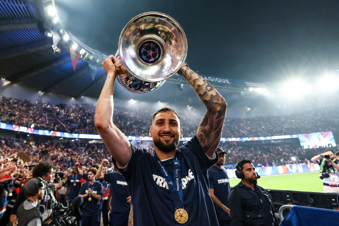Good-bye, Kangin, Manchester United's sword is out! PSG Re-signing Opaque 60 Million Euro Star Recruitment Cho Joon