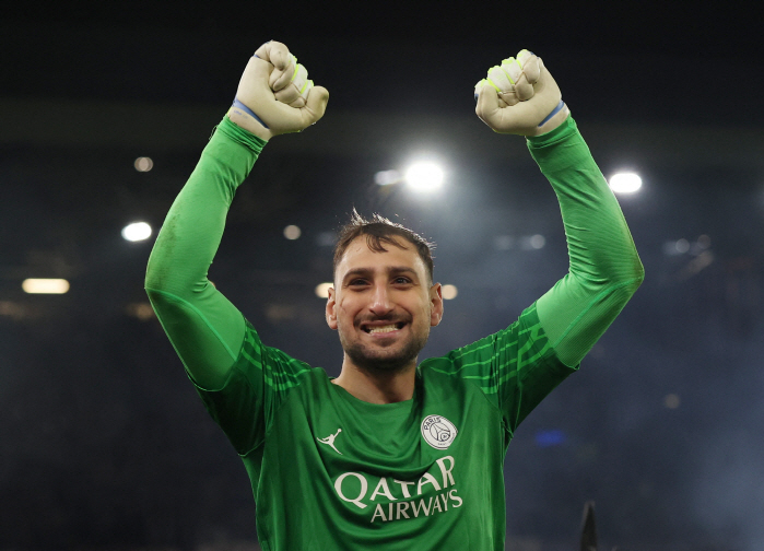 I even cut my face and blocked it! Wall GK's decision to break up with the main player in UCL's victory, demanding a salary cut