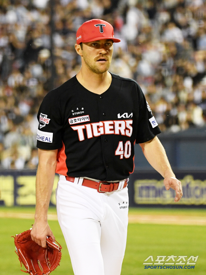 KIA, are you injured again? He was surprised by the first starter's swollen hand after being hit by a hit