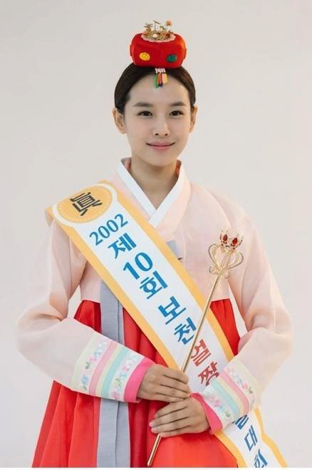 Lee Dong-gun, Divorced Cho Yoon-hee, Brilliant Hanbok...I'm getting younger. 