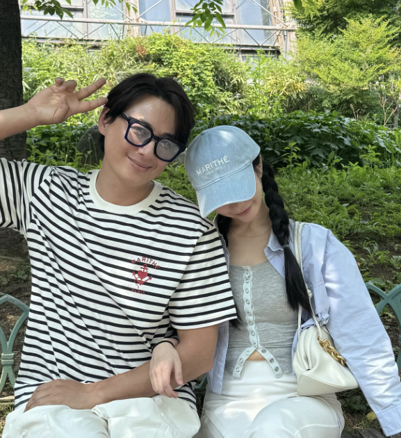 Lee Ji-hoon ♥ Ayane 1-year-old daughter, 5-star hotel first birthday party  Company B's luxury style baby clothes and the first zoo
