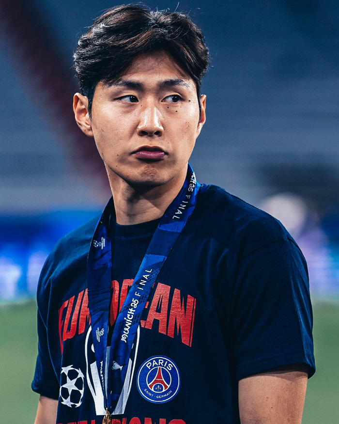 Lee Kang-in's leading candidate to join Napoli was also photographed!Conte's team negotiations are imminent → PSG hasn't decided yet