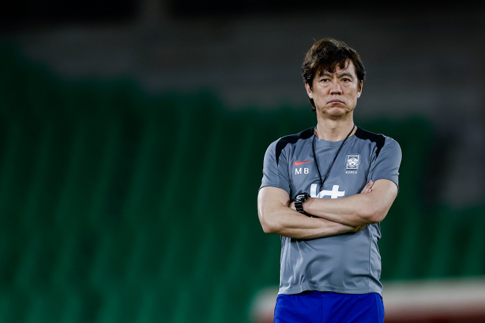 My trophy is buried in Lee Kang-in → Son Heung-min. Seol Young-woo's antics → First goal aspirations are revealed...Hong Myung-bo's first training as a whole team, overcoming the heat
