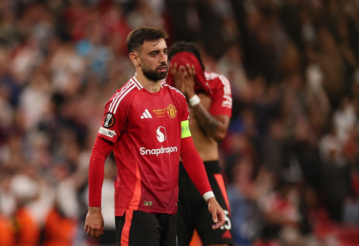 The non-official BBC has also checked! Man Utd captain's crazy decision to turn down 360 billion won for not going to Saudi Arabia