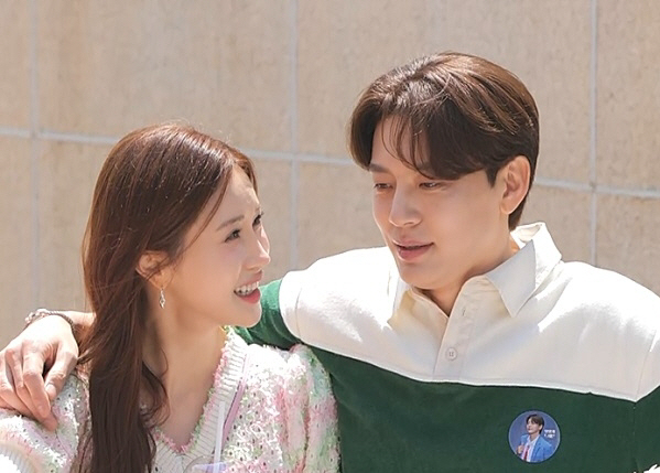 Seven ♥ This year, 37 billion real estate chaebol couples' 2nd wedding anniversary event flex (groom class)