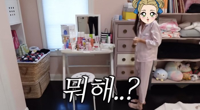 Son Tae-young is shocked by the condition of her son and daughter's room in the mansion..Sighing at the mess of snacks and cosmetics